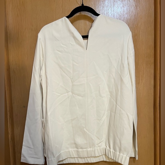 Calvin Klein Collection
Crew Neck Long Sleeve Sweatshirt
Size: M | US 8​​ - Picture 5 of 5